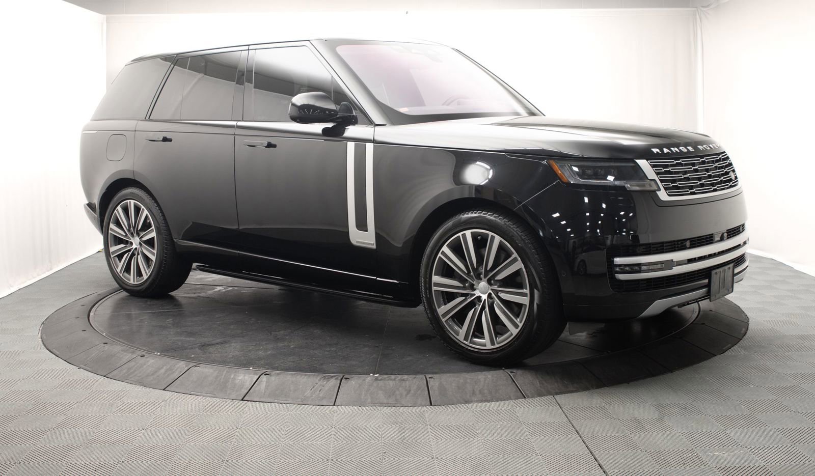 Used 2023 Land Rover Range Rover Autobiography image 9