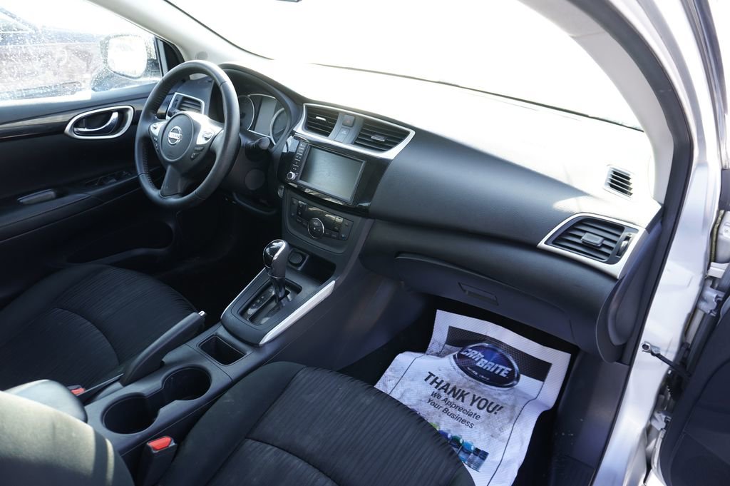 Used 2019 Nissan Sentra SV image 9