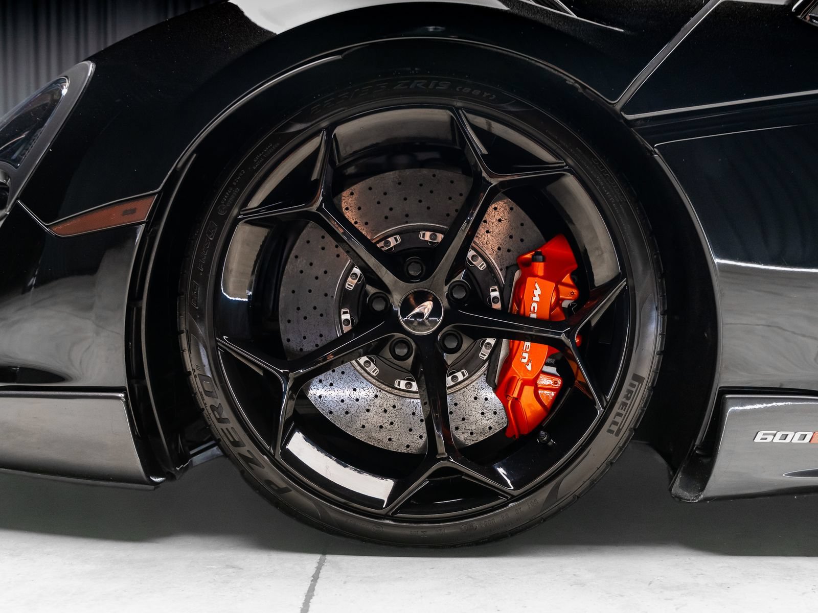Used 2019 McLaren 600LT RWD image 7