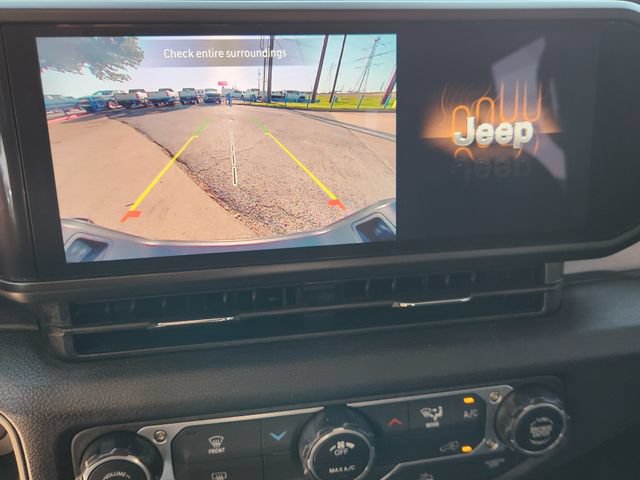 Used 2025 Jeep Gladiator Sport AWD/4WD image 17