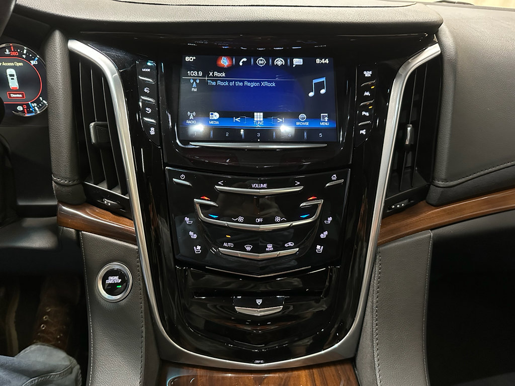 Used 2020 Cadillac Escalade Luxury image 35