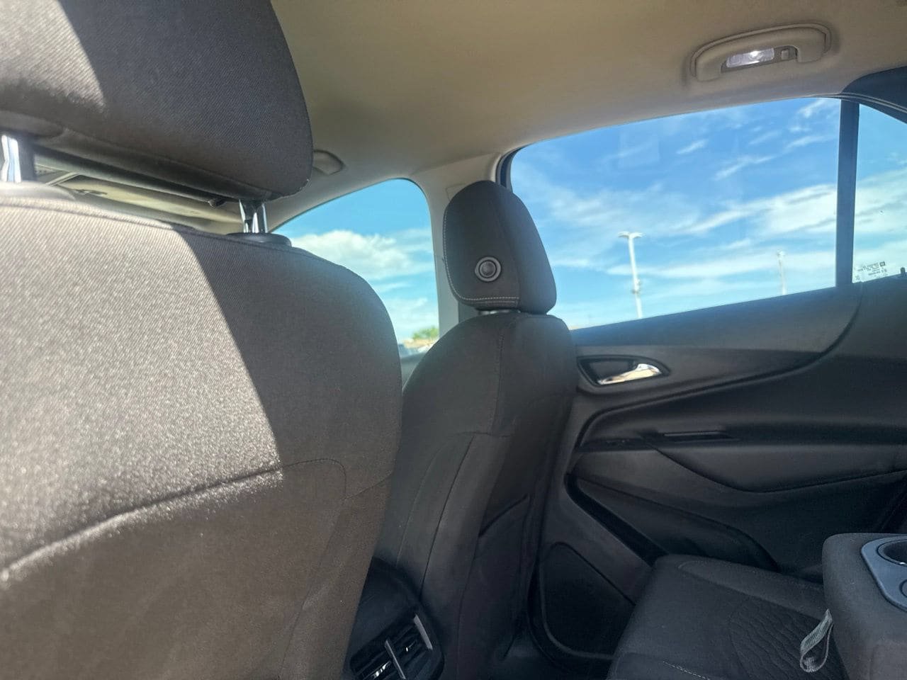 Used 2020 Chevrolet Equinox LT FWD image 34