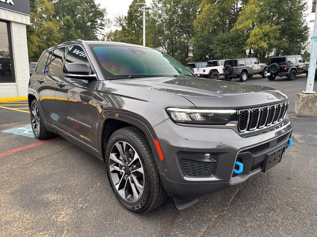 Used 2022 Jeep Grand Cherokee Overland w/ Luxury Tech Group IV image 4