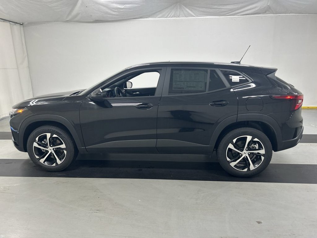 New 2026 Chevrolet Trax RS w/ Sunroof Package FWD image 5