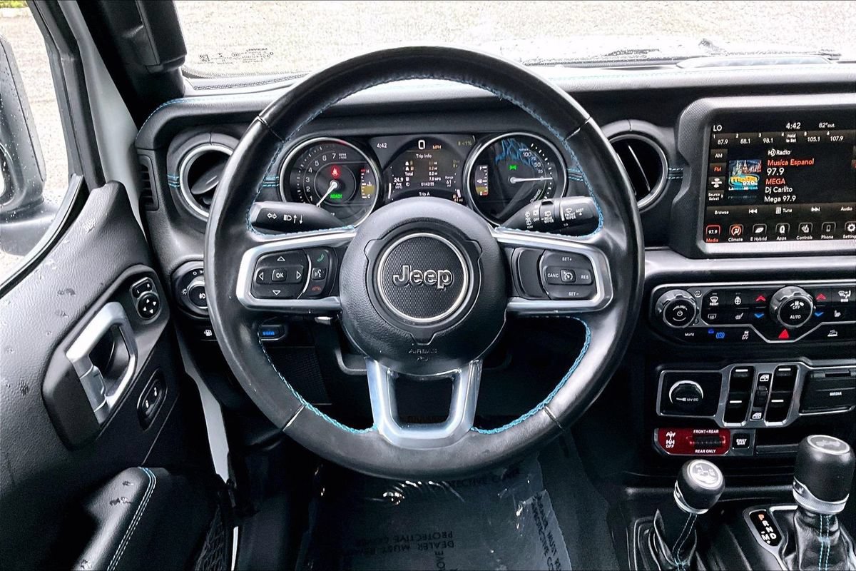 Used 2022 Jeep Wrangler Unlimited Rubicon 4xe w/ Cold Weather Group AWD/4WD image 20