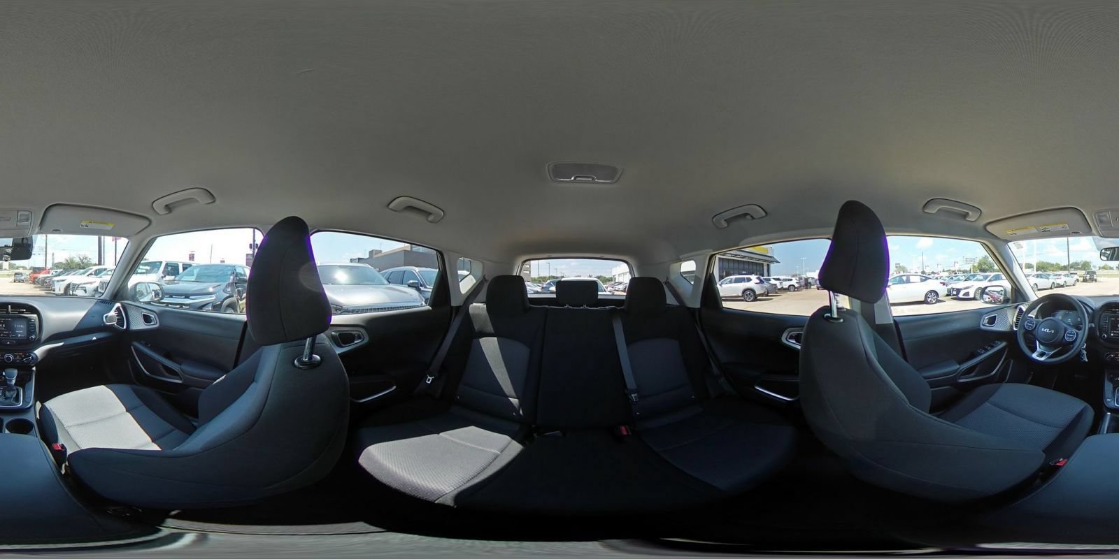Used 2025 Kia Soul LX w/ LX Technology Package FWD image 39