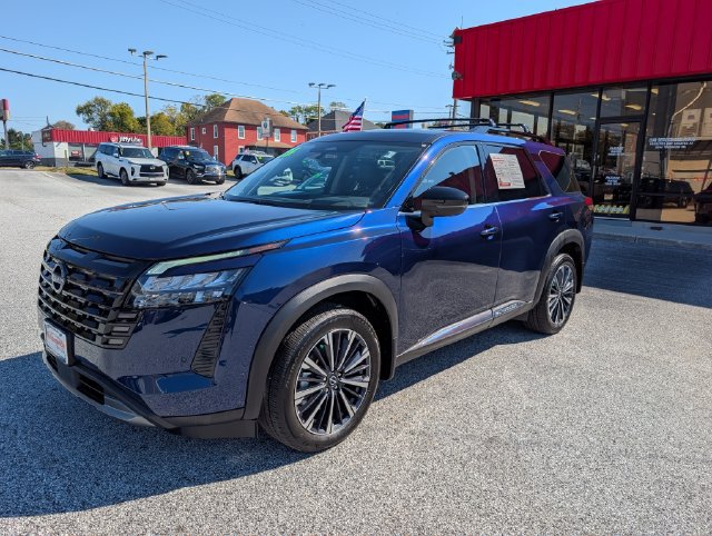 Used 2026 Nissan Pathfinder Platinum w/ Cargo Package