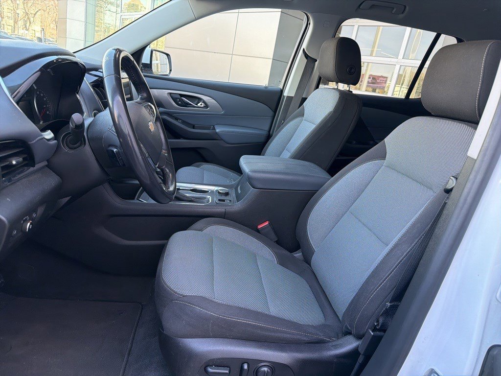 Used 2018 Chevrolet Traverse LT image 11