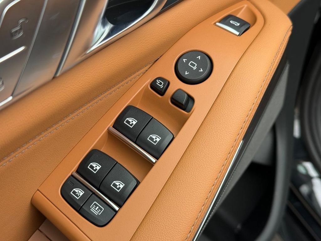 New 2026 BMW X7 xDrive40i w/ M Sport Package image 18