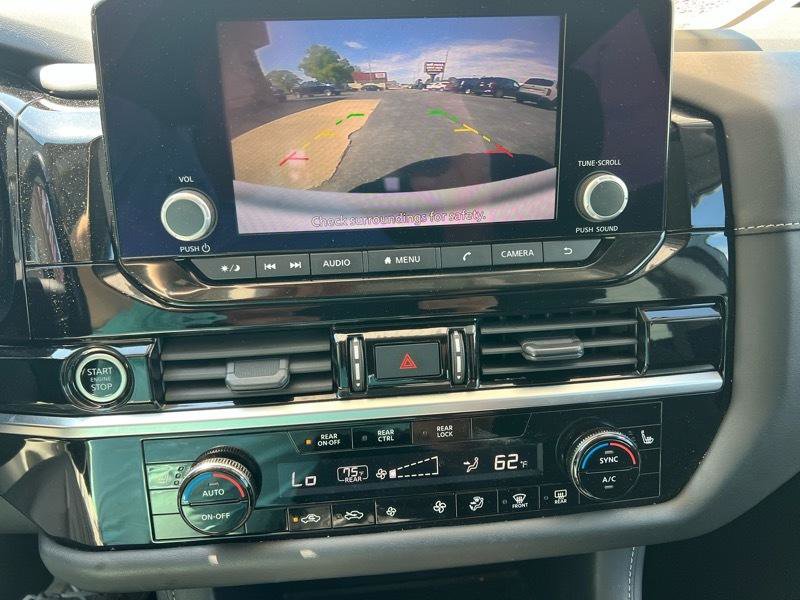 Used 2023 Nissan Pathfinder SV image 14