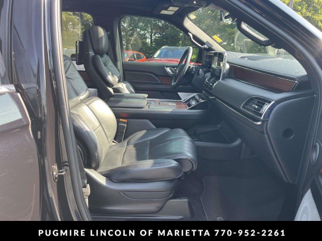 Used 2021 Lincoln Navigator Reserve w/ Luxury Package AWD/4WD image 16