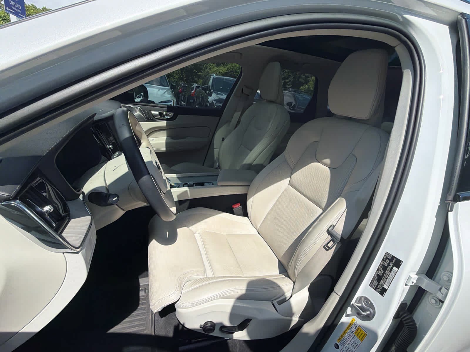Certified 2023 Volvo XC60 B5 Ultimate w/ Protection Package Premier FWD image 27