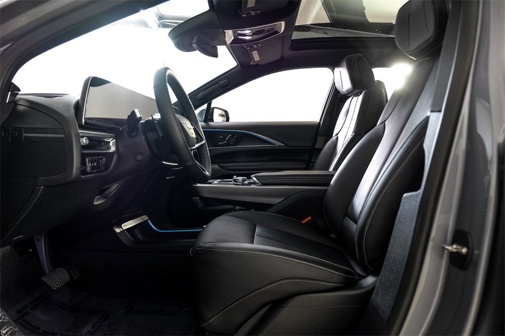 Used 2024 Cadillac Lyriq Luxury w/ LPO, Floor Liner Package image 4