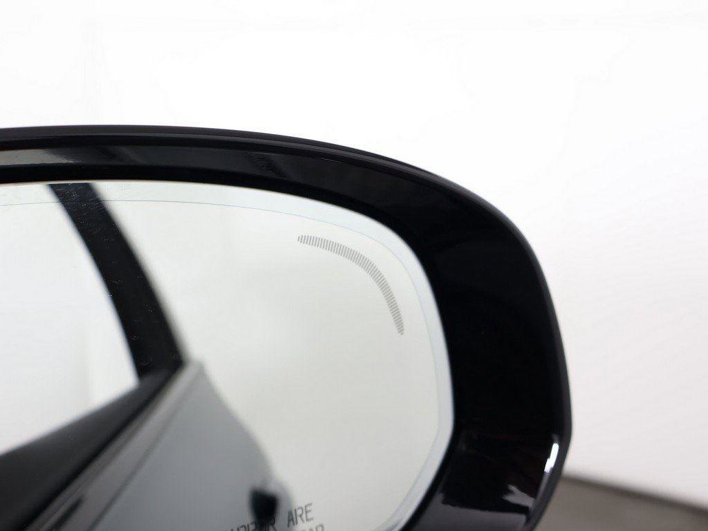 Used 2024 Volvo XC60 B5 Plus image 40