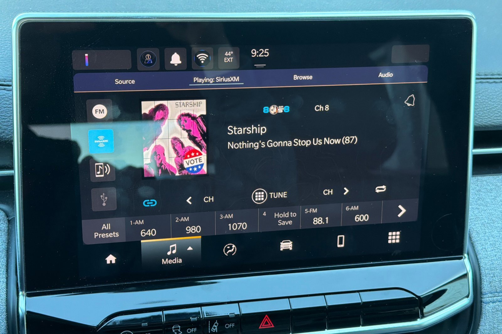 Used 2024 Jeep Compass Latitude image 15