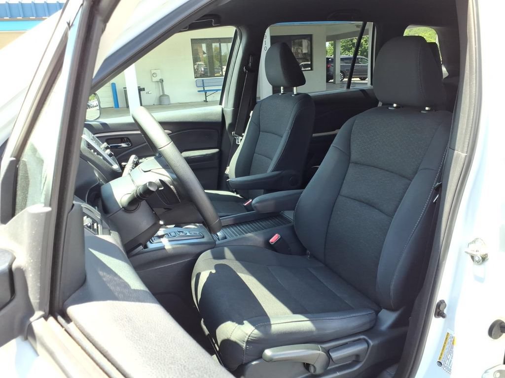 Used 2019 Honda Passport Sport image 2