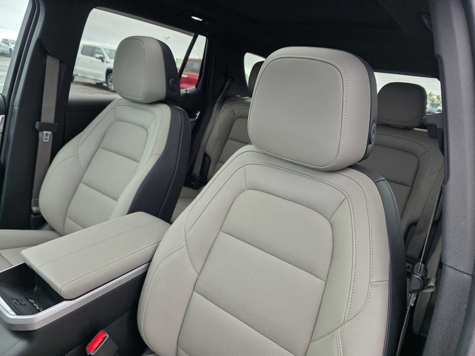 Used 2025 GMC Terrain Elevation w/ Elevation Premium Package AWD/4WD image 21