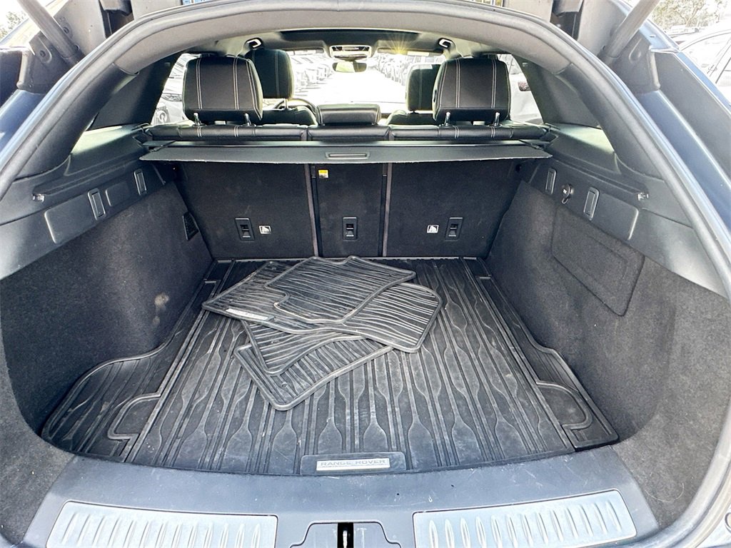 Used 2020 Land Rover Range Rover Velar R-Dynamic S image 28