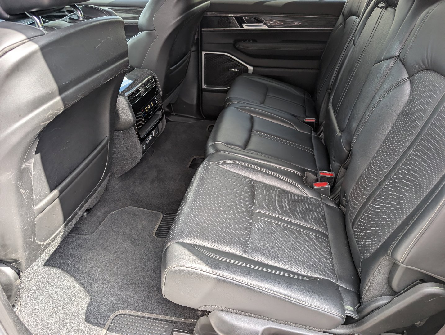 Used 2022 Jeep Wagoneer Series II w/ Premium Group I AWD/4WD image 27