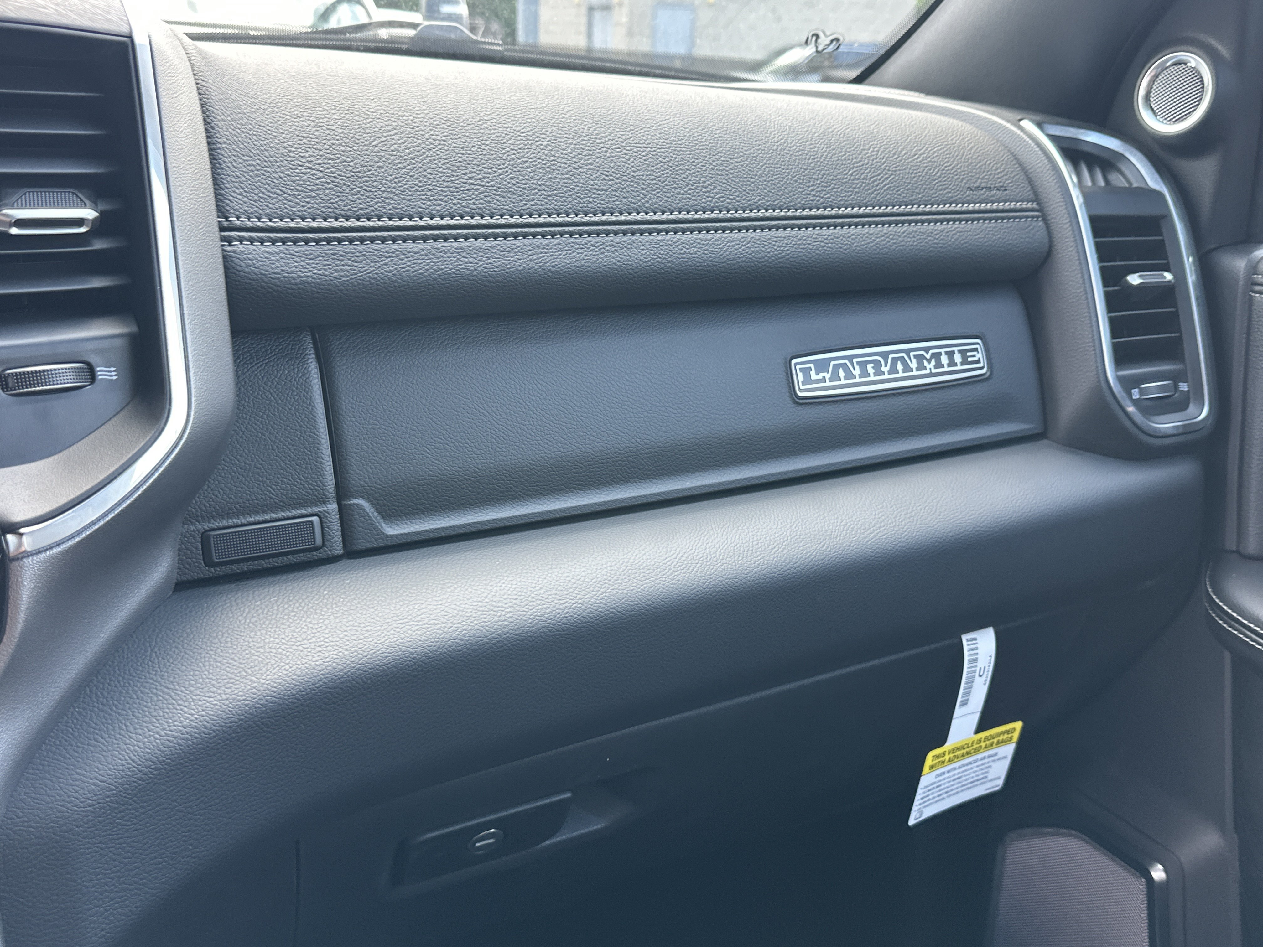 New 2026 RAM 2500 Laramie AWD/4WD image 5