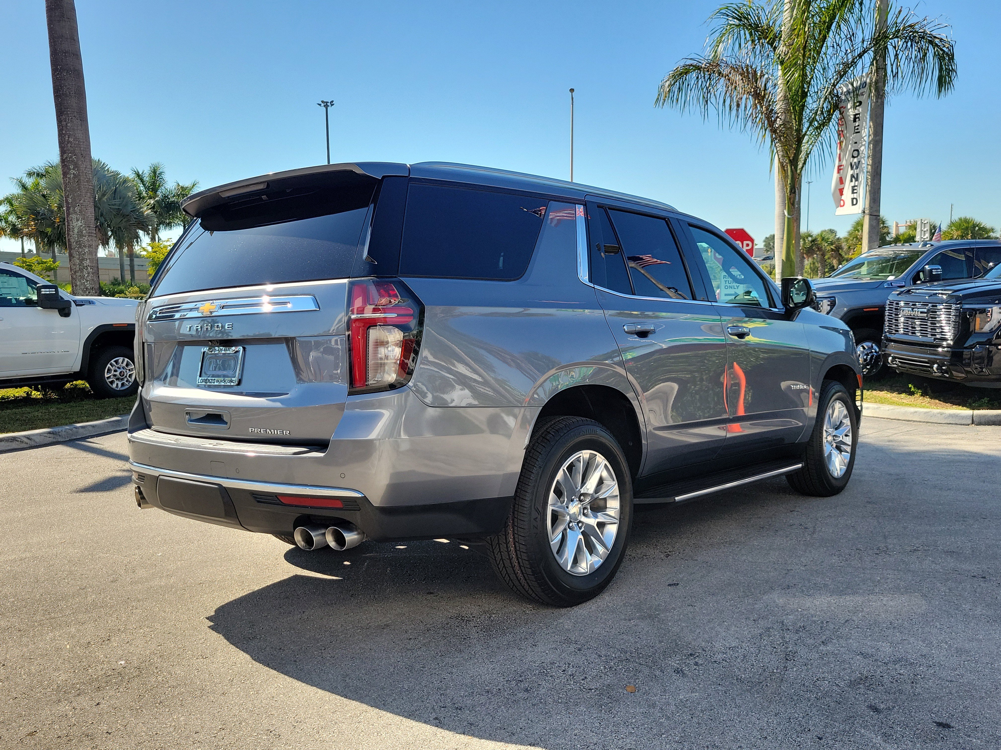 Used 2021 Chevrolet Tahoe Premier w/ Premium Package image 5