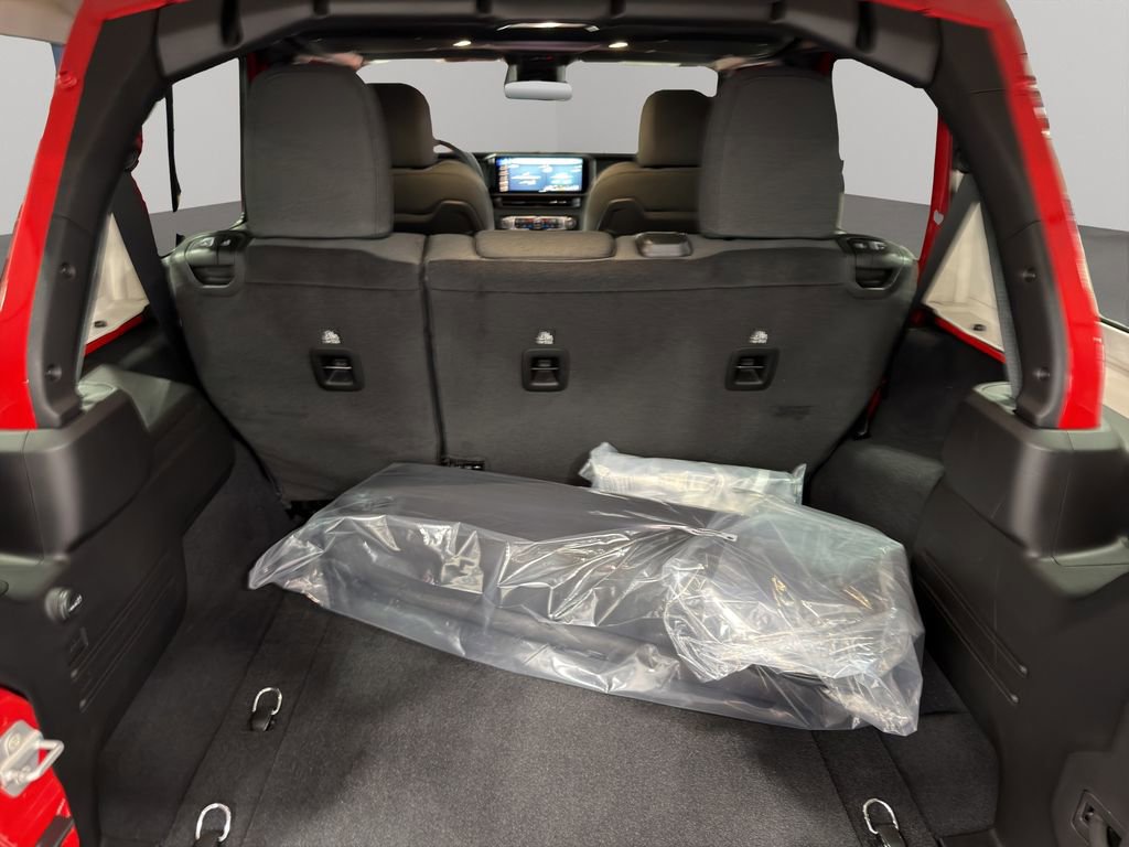 New 2026 Jeep Wrangler Unlimited Rubicon w/ Whitecap Package AWD/4WD image 9