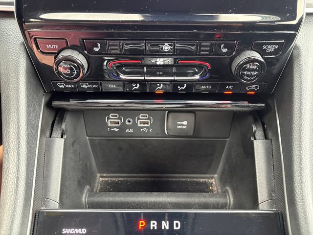 Used 2023 Jeep Grand Cherokee Limited AWD/4WD image 16