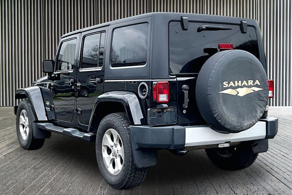 Used 2015 Jeep Wrangler Unlimited Sahara AWD/4WD image 11