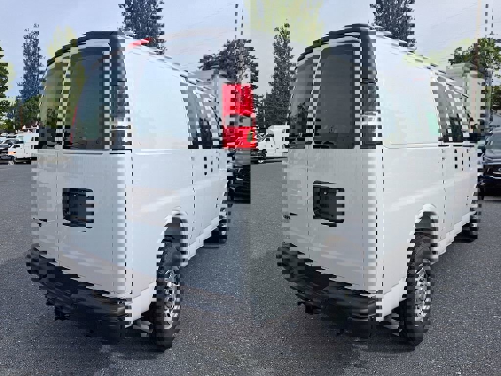 New 2025 Chevrolet Express 3500 w/ Driver Convenience Package image 6