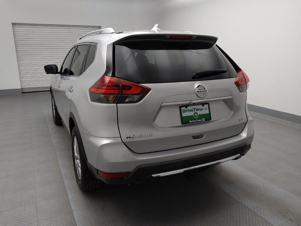 Used 2017 Nissan Rogue SV w/ SV Premium Package image 7