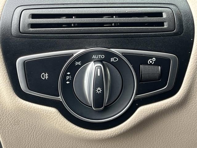 Used 2022 Mercedes-Benz GLC 300 image 27