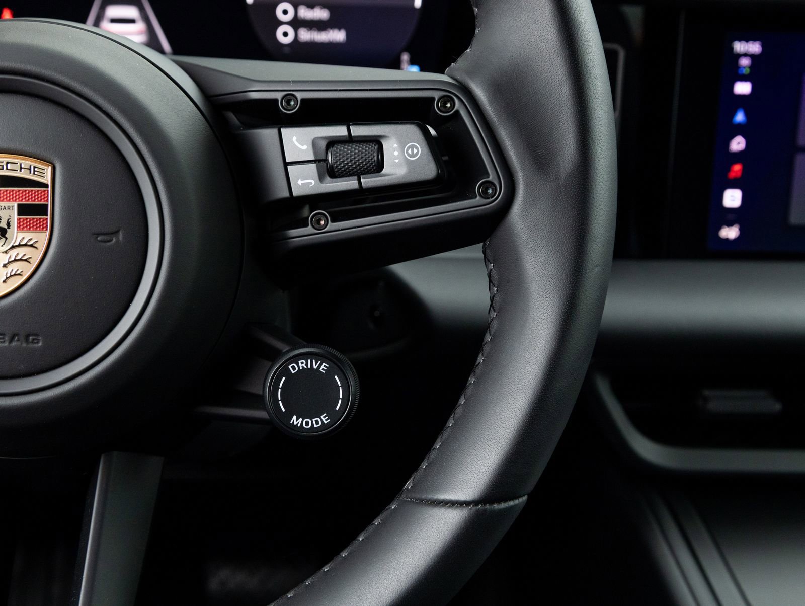 Certified 2025 Porsche Macan Electric RWD image 16