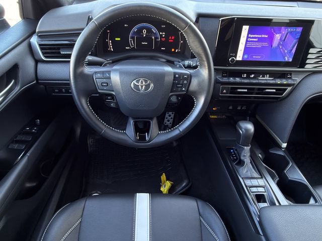 Used 2025 Toyota Camry SE FWD image 12