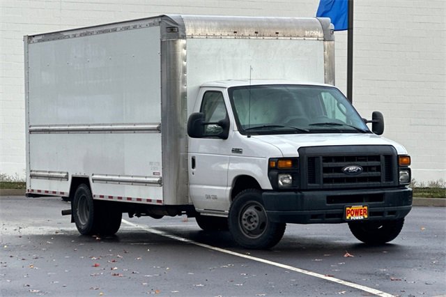 Used 2016 Ford E-350 and Econoline 350 Super Duty image 2