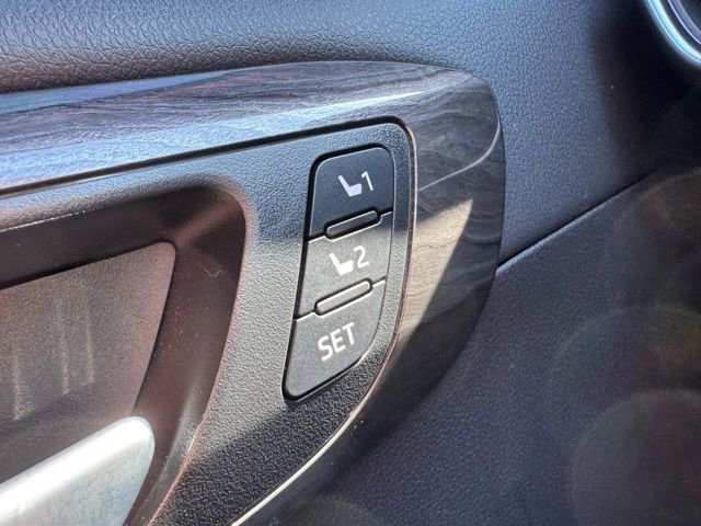 Certified 2025 Toyota Highlander Limited image 37