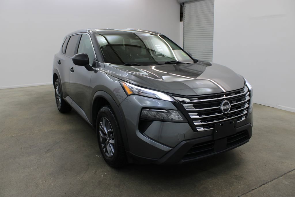 Used 2024 Nissan Rogue S image 6