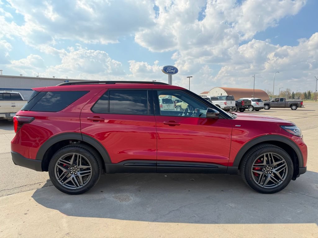 New 2026 Ford Explorer ST-Line w/ ST-Line Street Pack AWD/4WD image 6