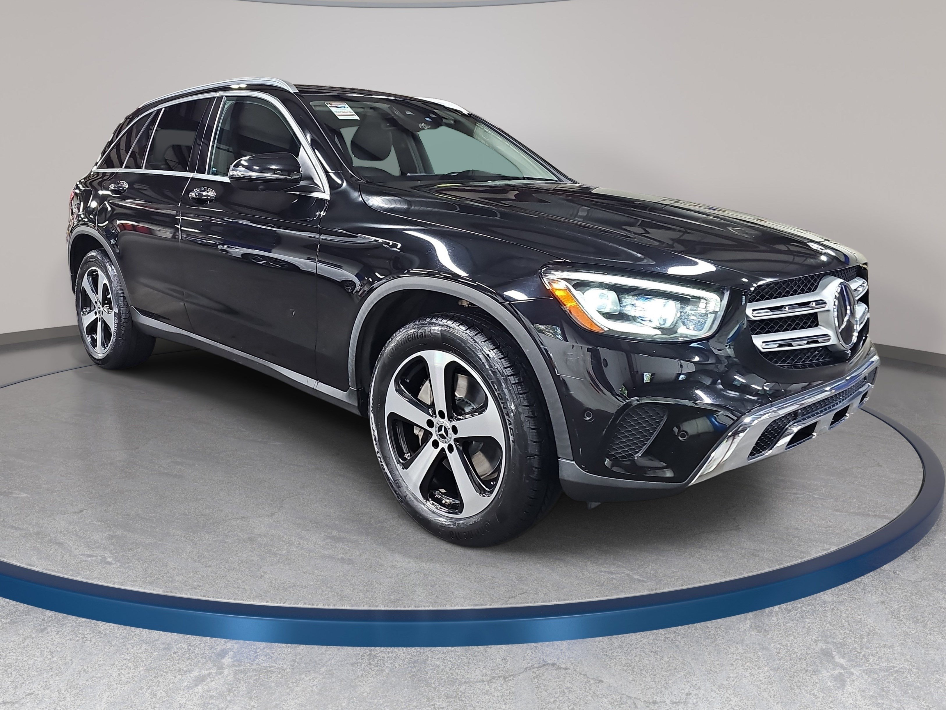 Used 2021 Mercedes-Benz GLC 300 4MATIC image 4