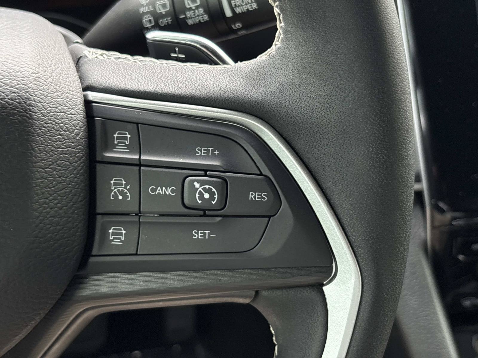 Used 2024 Jeep Grand Cherokee Altitude AWD/4WD image 18