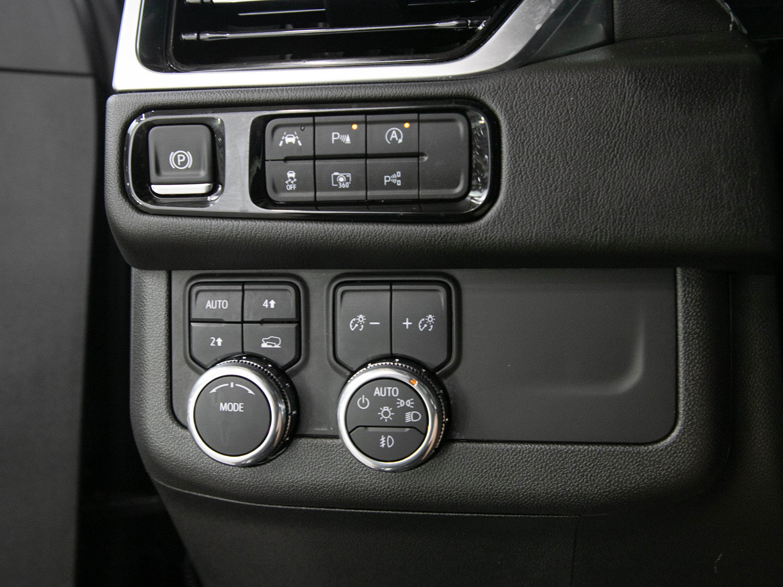 Used 2025 GMC Yukon XL Denali w/ Sun & Power Step Package AWD/4WD image 27