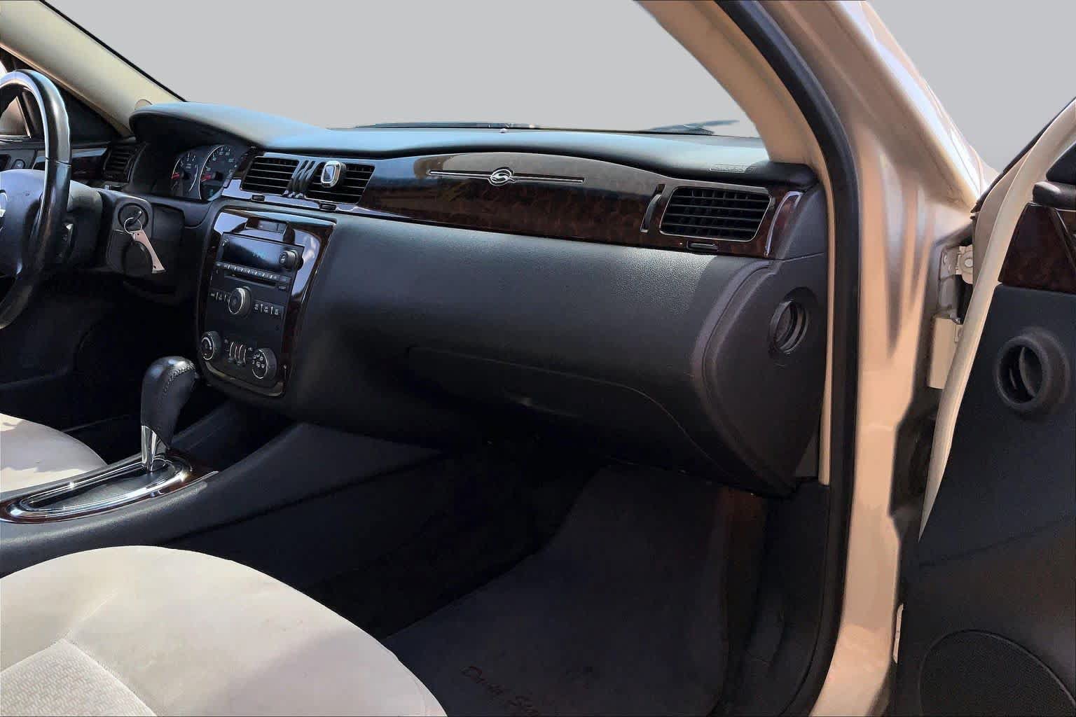 Used 2012 Chevrolet Impala LT FWD image 16