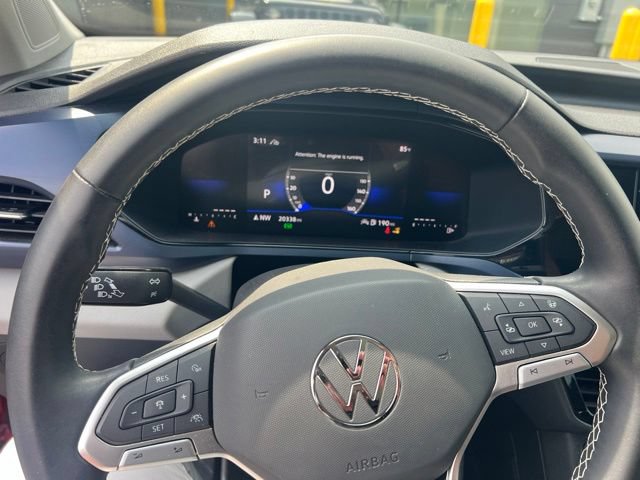 Used 2023 Volkswagen Taos SE w/ Panoramic Sunroof Package AWD/4WD image 9