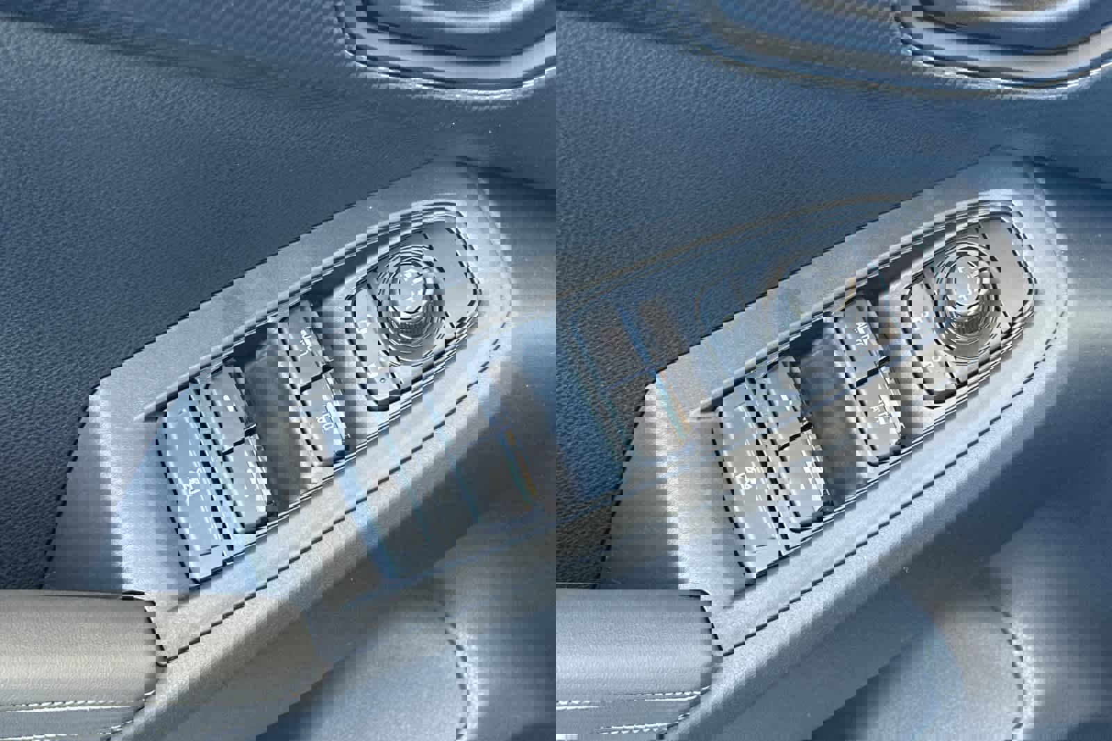 New 2025 Subaru Crosstrek 2.0i Premium image 11