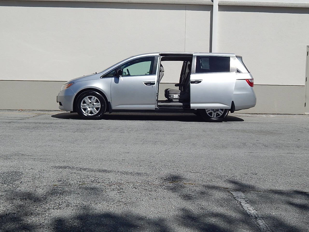 Used 2012 Honda Odyssey LX image 11