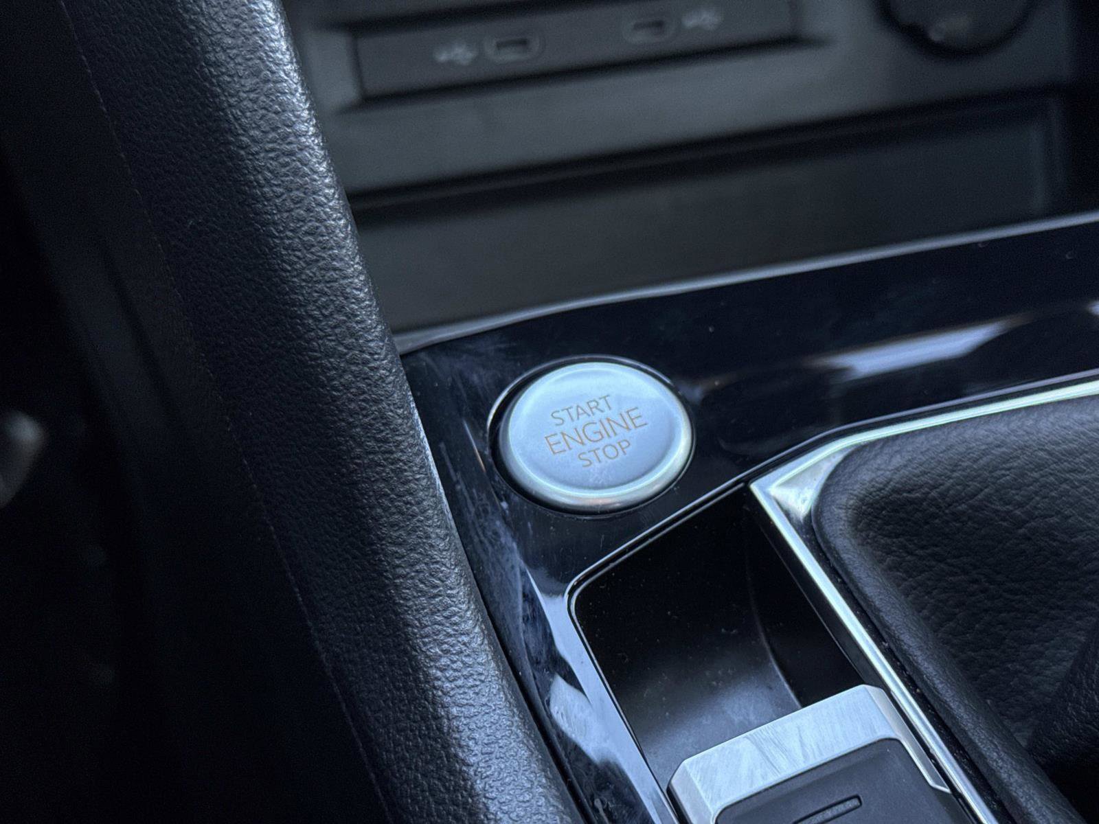 Used 2024 Volkswagen Taos SE image 14