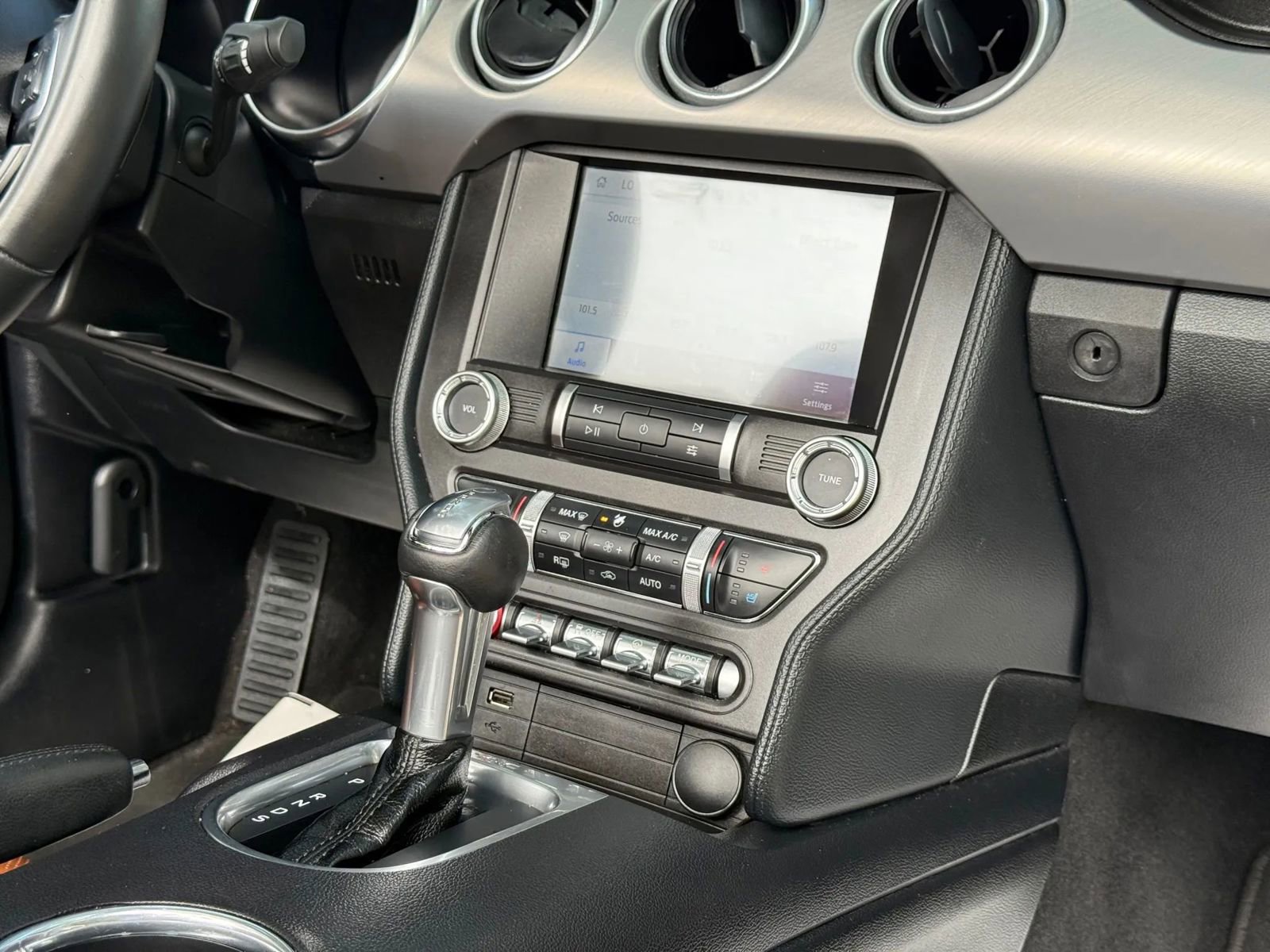 Used 2020 Ford Mustang Premium image 22