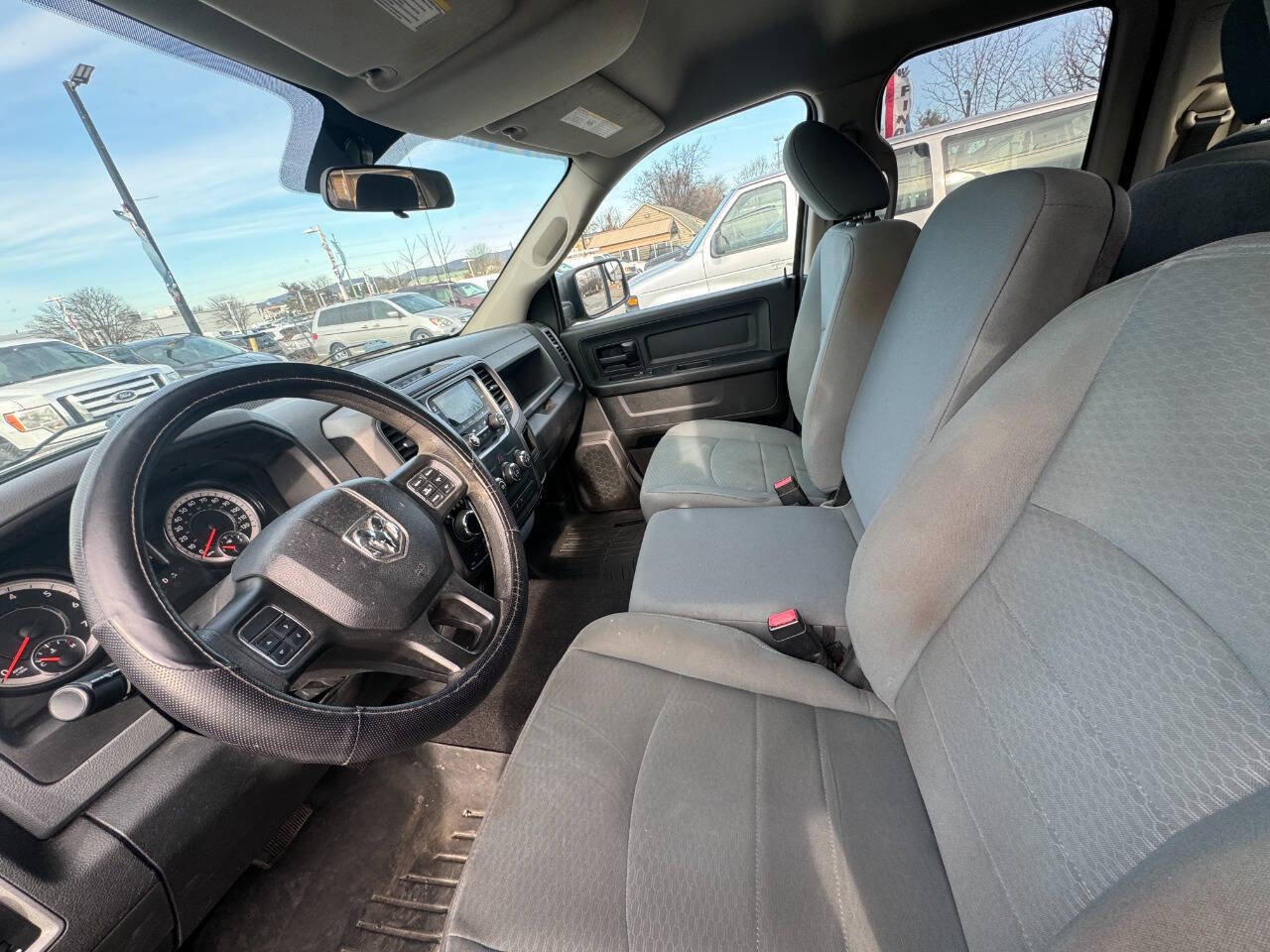 Used 2017 RAM 1500 Express AWD/4WD image 10