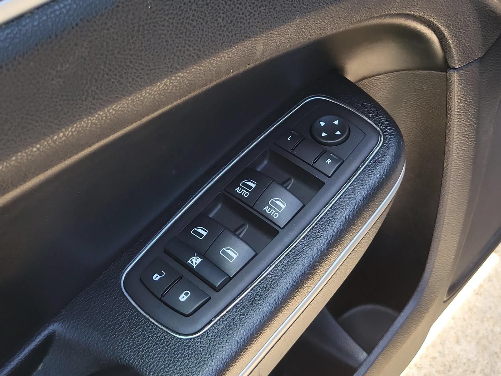 Used 2019 Chrysler 300 Touring w/ Sport Appearance Package RWD image 15