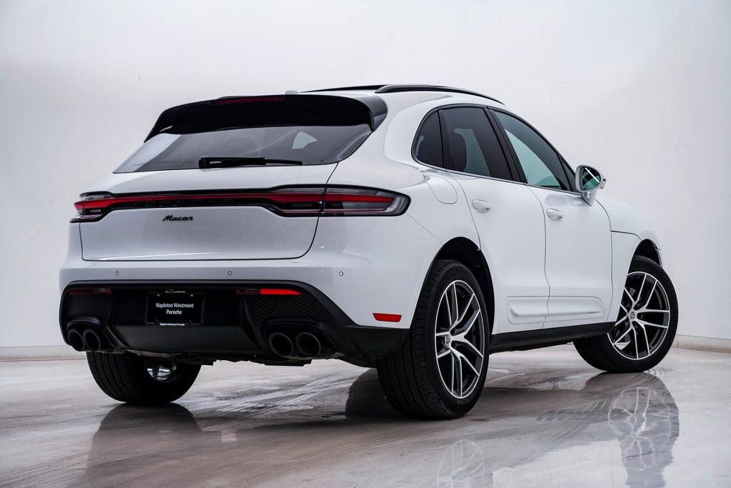 Certified 2025 Porsche Macan image 12