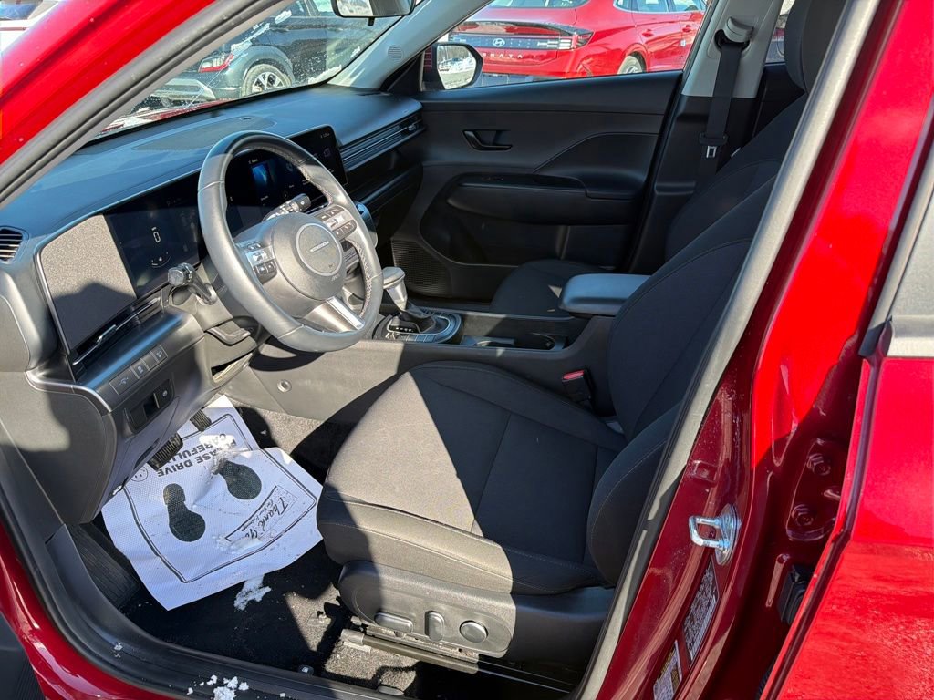 Certified 2025 Hyundai Kona SEL image 13